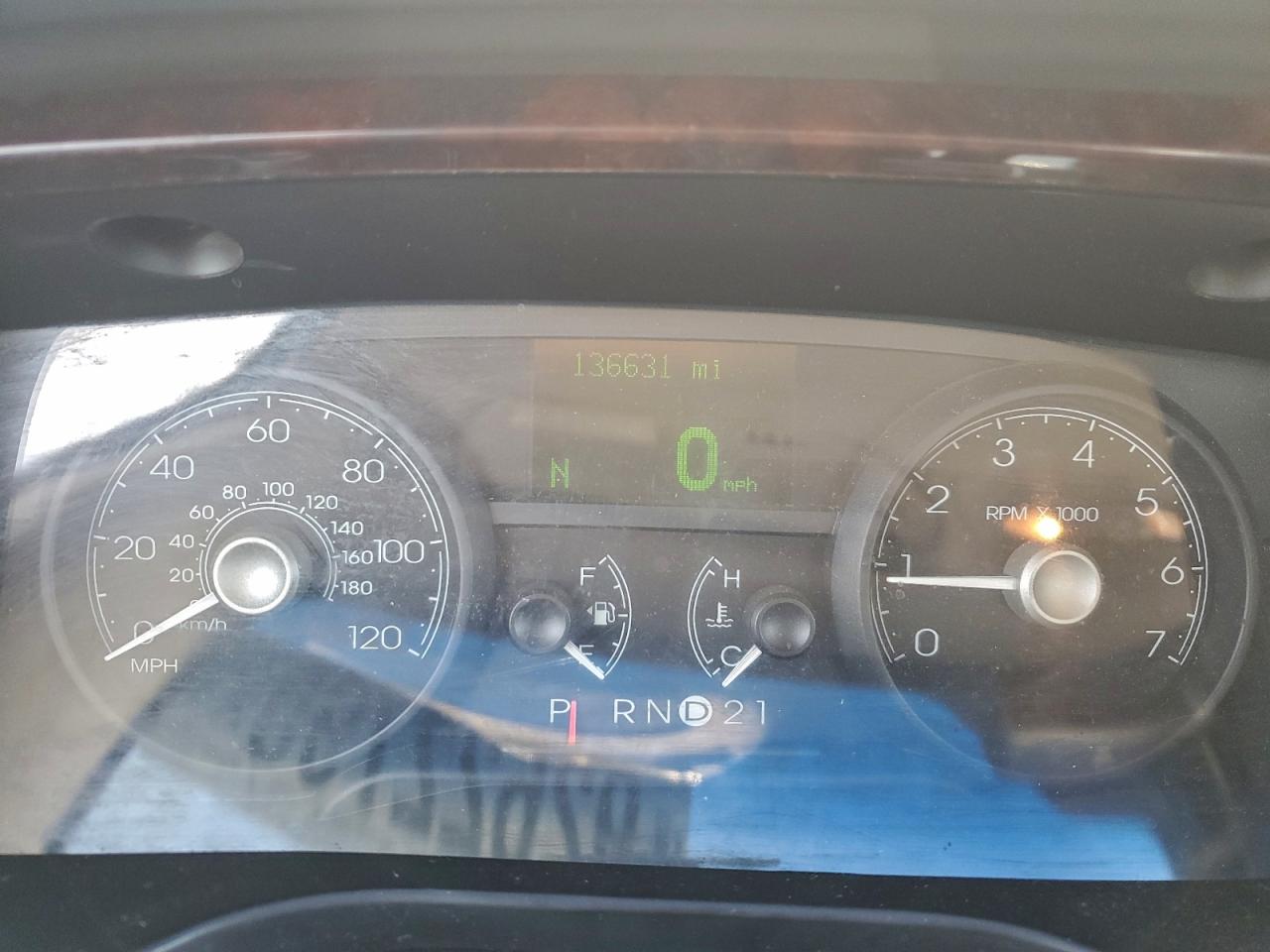 2010 Lincoln Town Car Signature Limited VIN: 2LNBL8CV7AX615603 Lot: 92622795