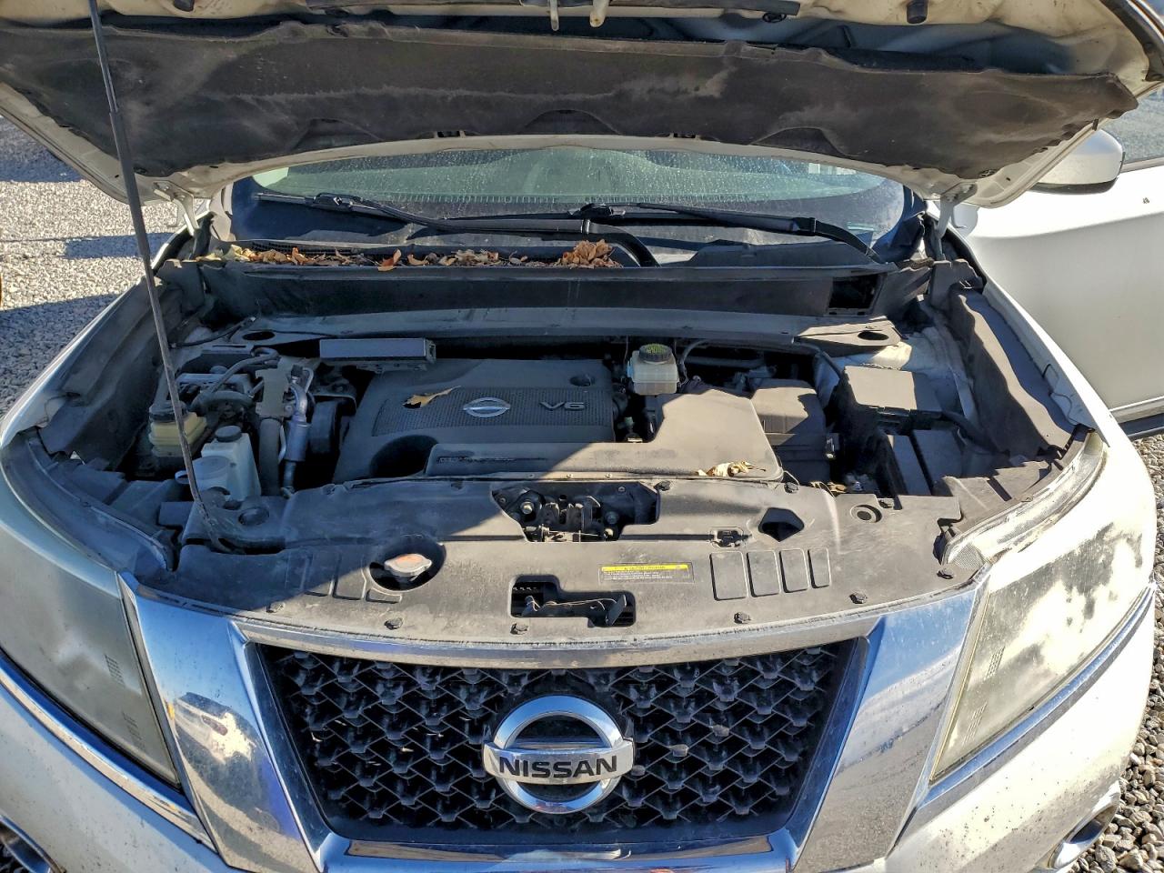 2015 Nissan Pathfinder S VIN: 5N1AR2MM9FC619329 Lot: 94364395