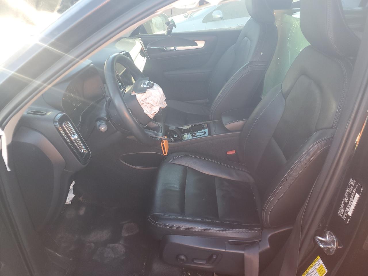 2022 Volvo Xc40 T5 Momentum VIN: YV4162UK9N2758454 Lot: 92241015