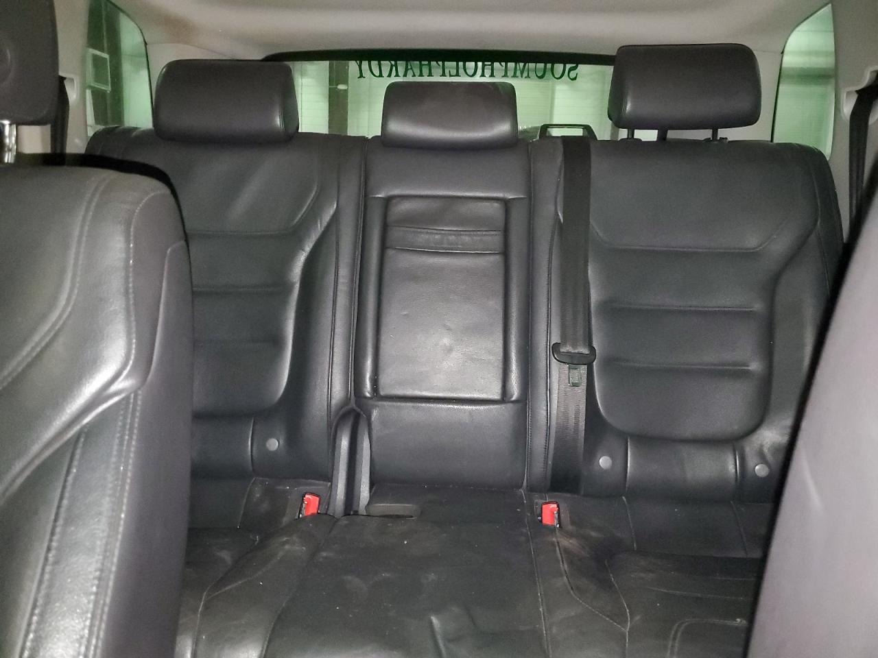 2011 Volkswagen Touareg V6 Tdi VIN: WVGFK9BP0BD002048 Lot: 93319085