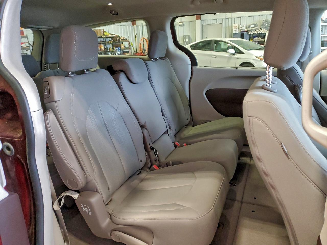 2018 Chrysler Pacifica Touring Plus VIN: 2C4RC1FGXJR174335 Lot: 93595195