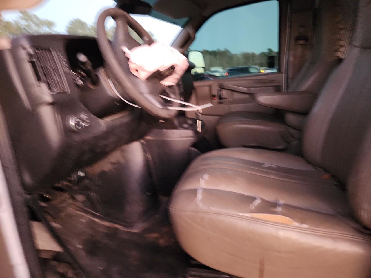 2018 Chevrolet Express G2500 VIN: 1GCWGAFP4J1289279 Lot: 92252355