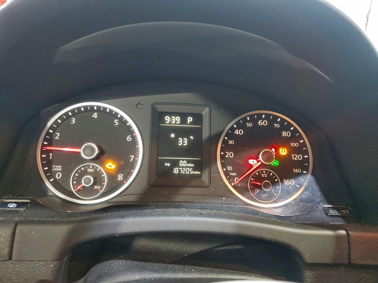 2010 Volkswagen Tiguan Se VIN: WVGBV7AX4AW52695C Lot: 93556935