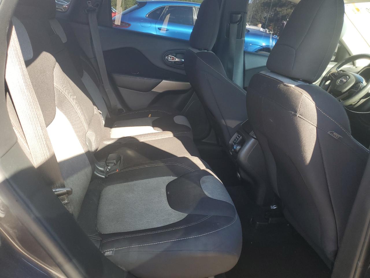 2018 Jeep Cherokee Latitude VIN: 1C4PJLCB6JD588961 Lot: 91485825