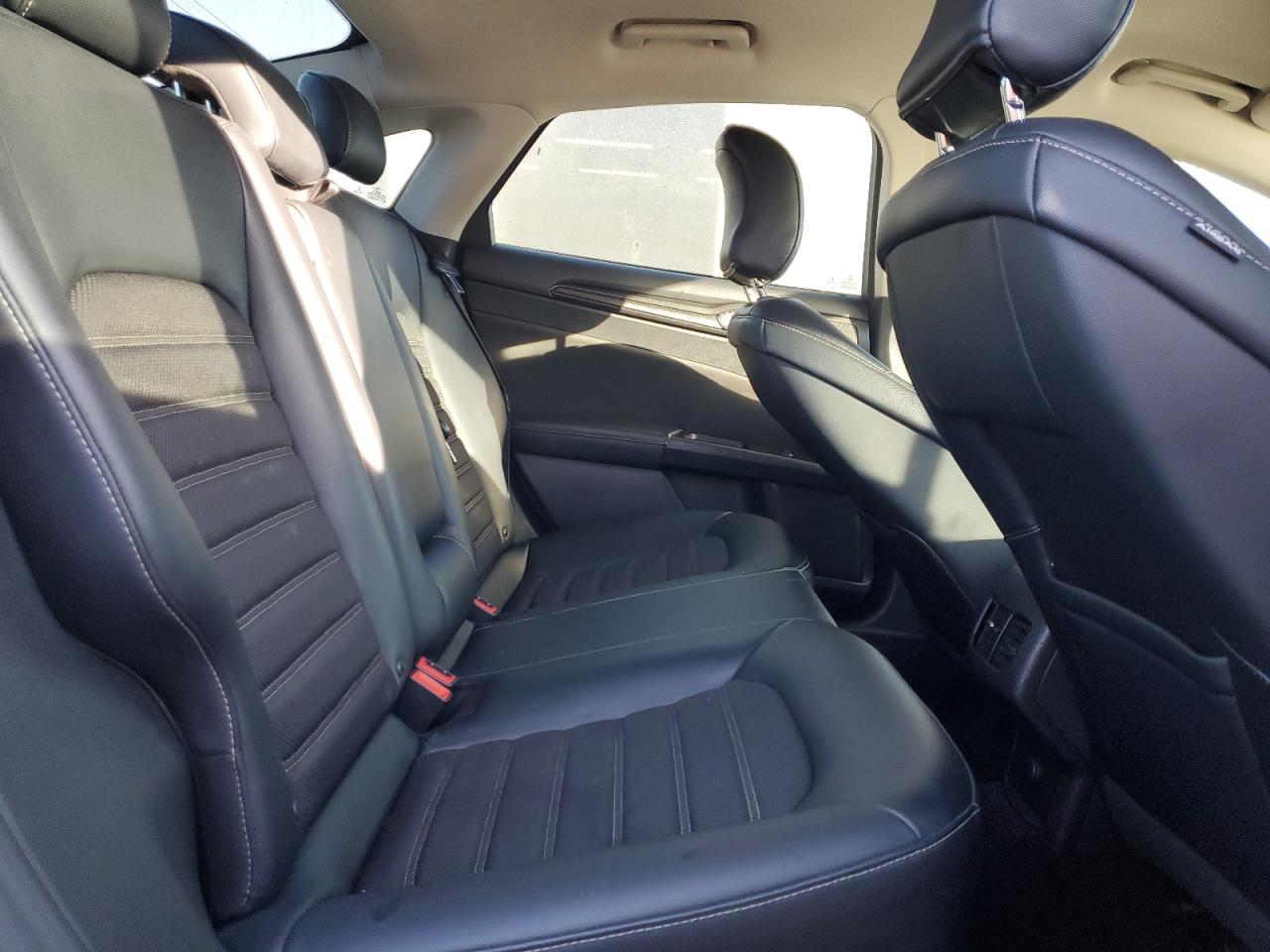 2018 Ford Fusion Se VIN: 3FA6P0HD7JR144987 Lot: 92680575