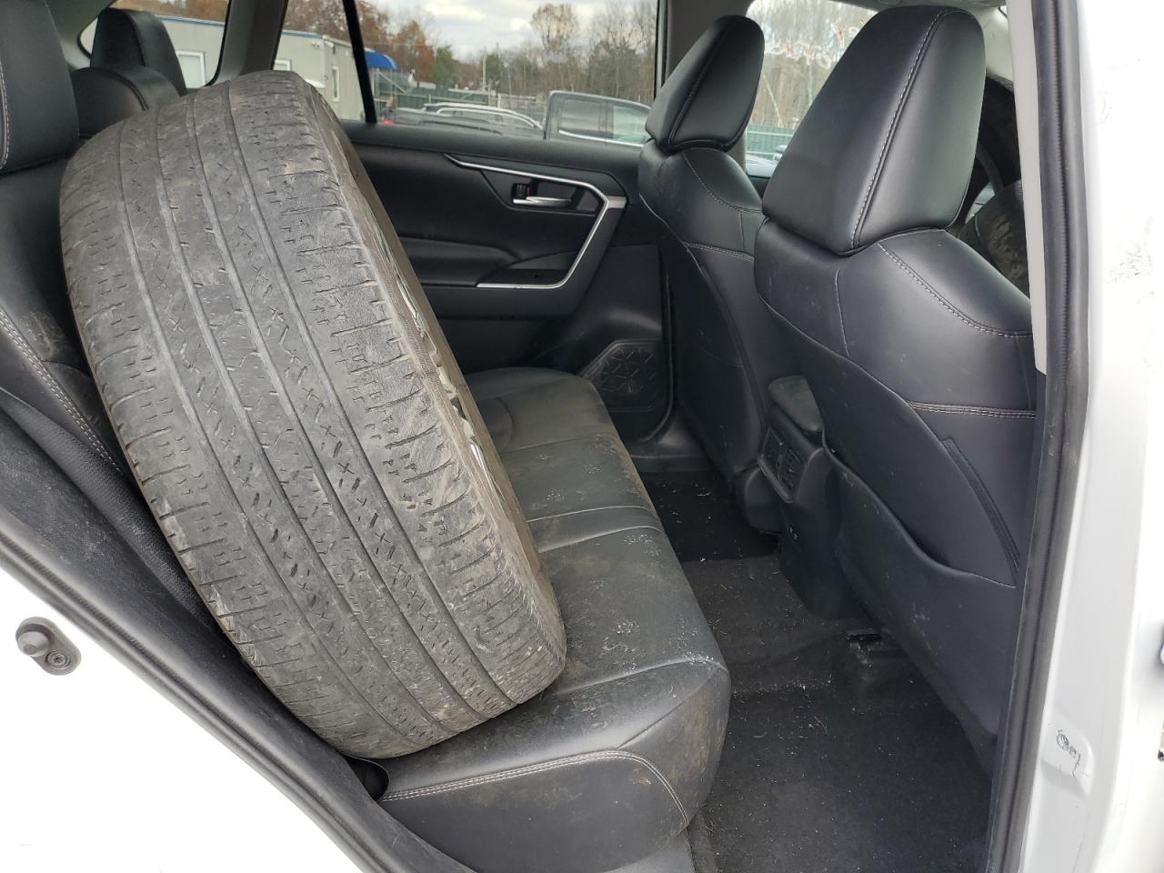 2020 Toyota Rav4 Xle Premium VIN: 2T3C1RFV8LW092024 Lot: 90687275