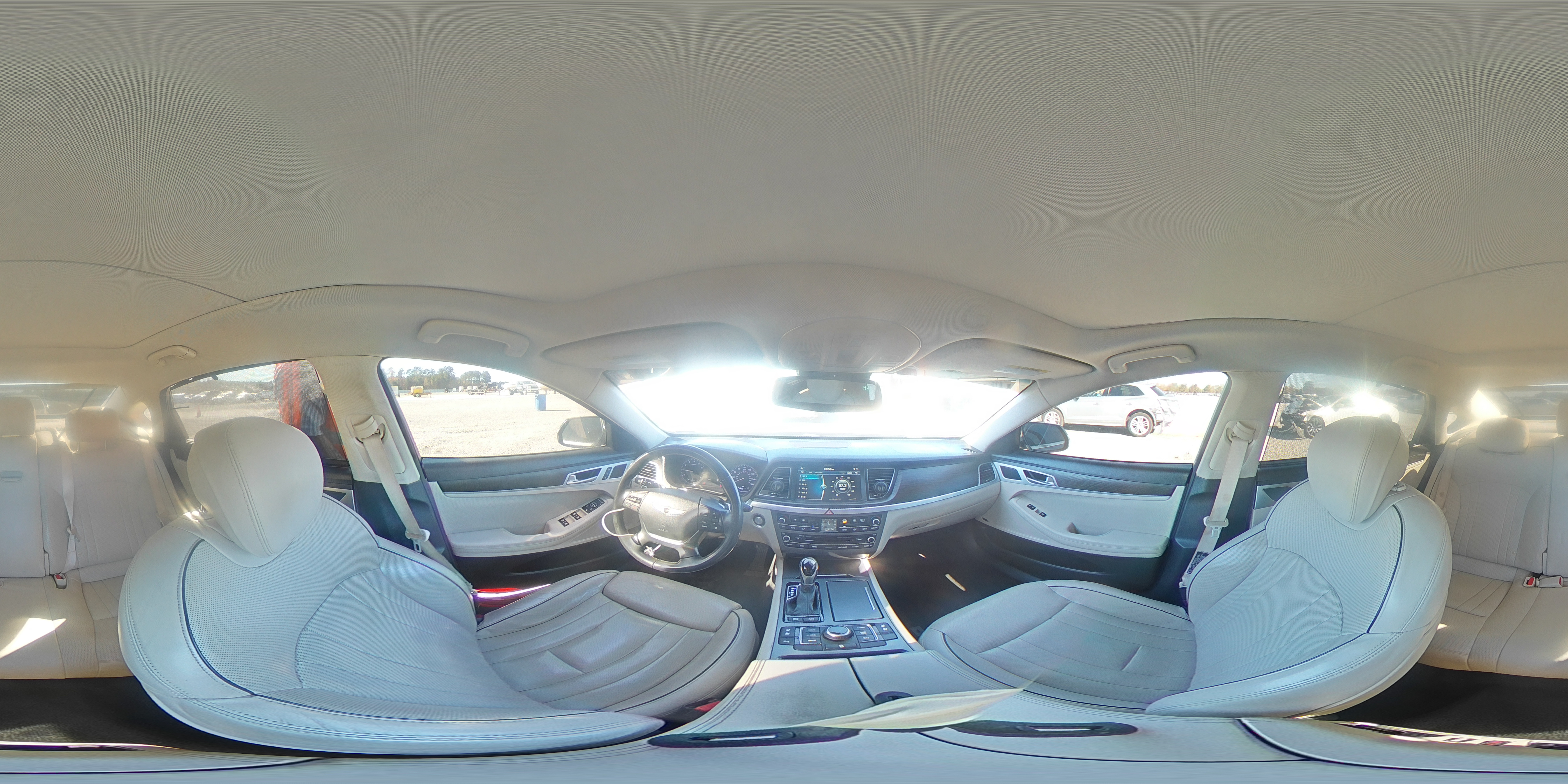 2015 Hyundai Genesis 3.8L VIN: KMHGN4JE3FU081431 Lot: 92914515