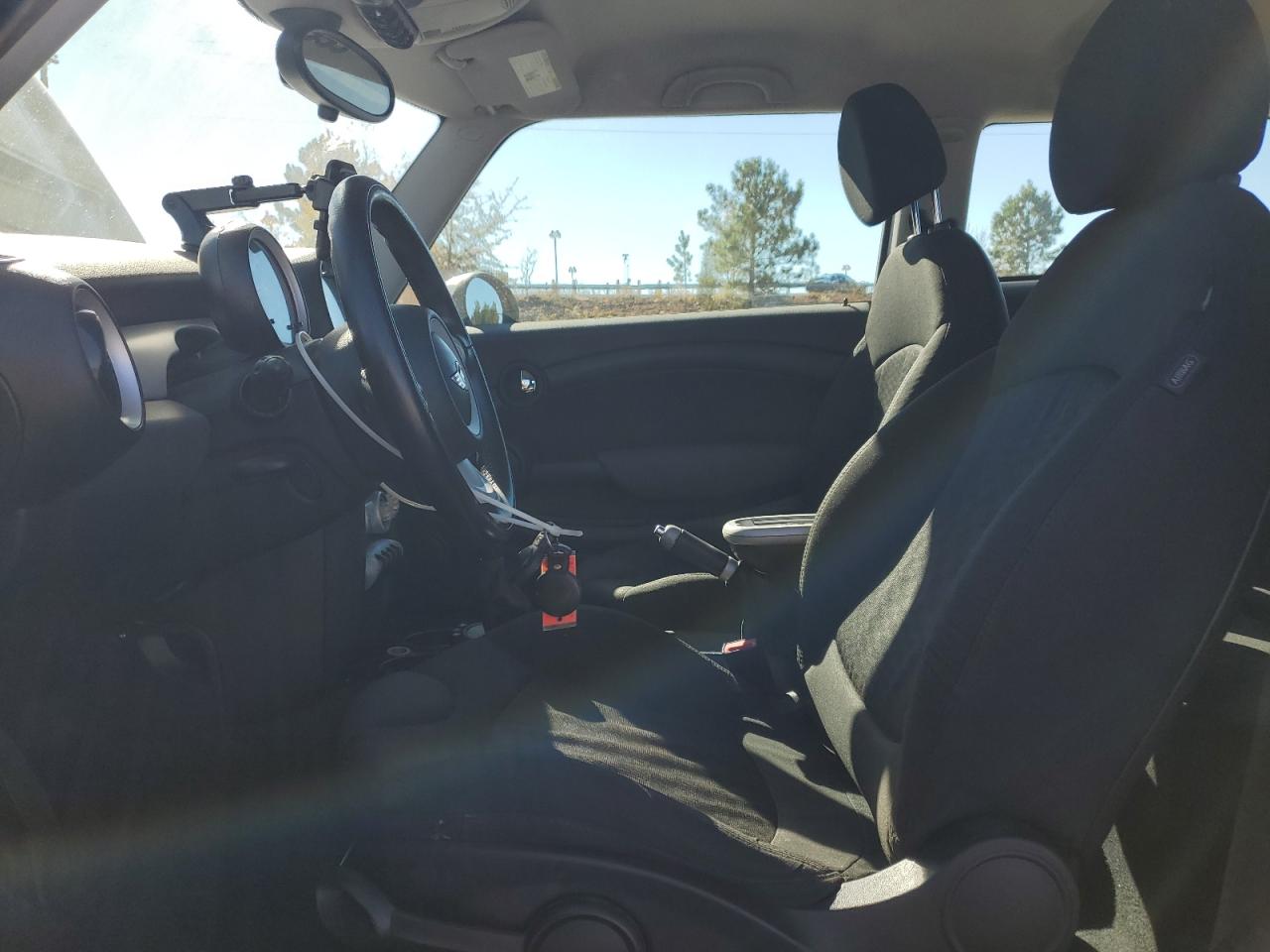 2009 Mini Cooper VIN: WMWMF33529TU71553 Lot: 92333375