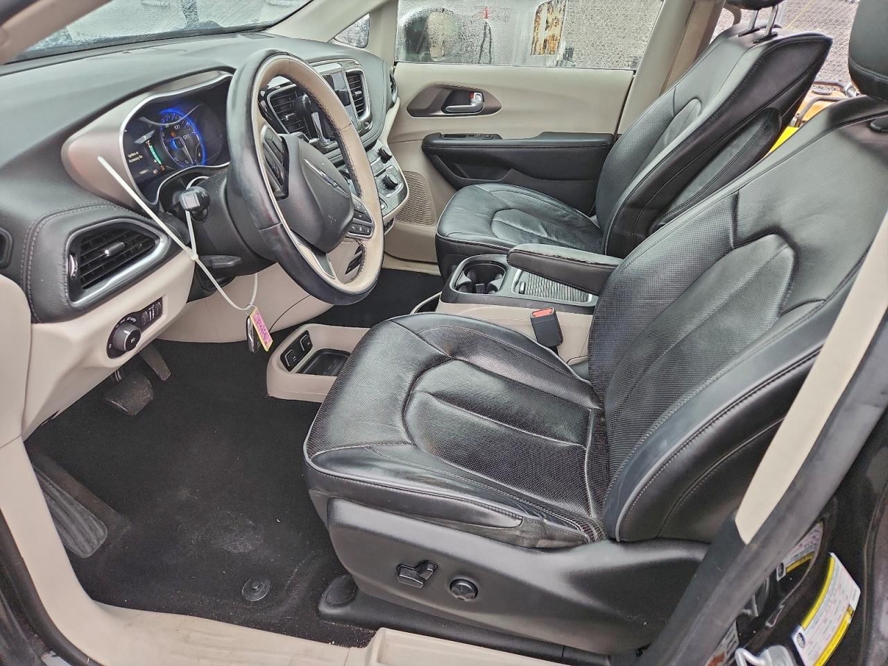 2018 Chrysler Pacifica Limited VIN: 2C4RC1GG2JR258129 Lot: 92910295