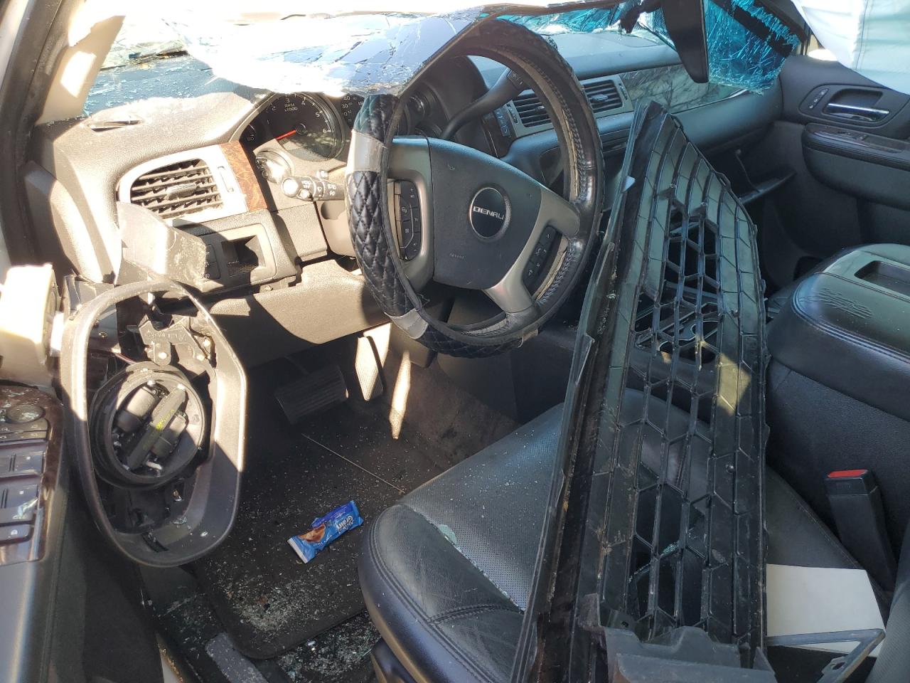 2014 GMC Yukon Xl Denali VIN: 1GKS2MEF1ER140038 Lot: 91318595