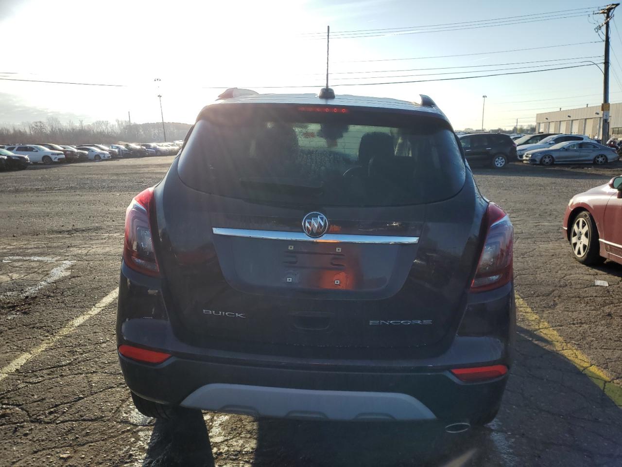 2018 Buick Encore Premium VIN: KL4CJDSB7JB636348 Lot: 92850265