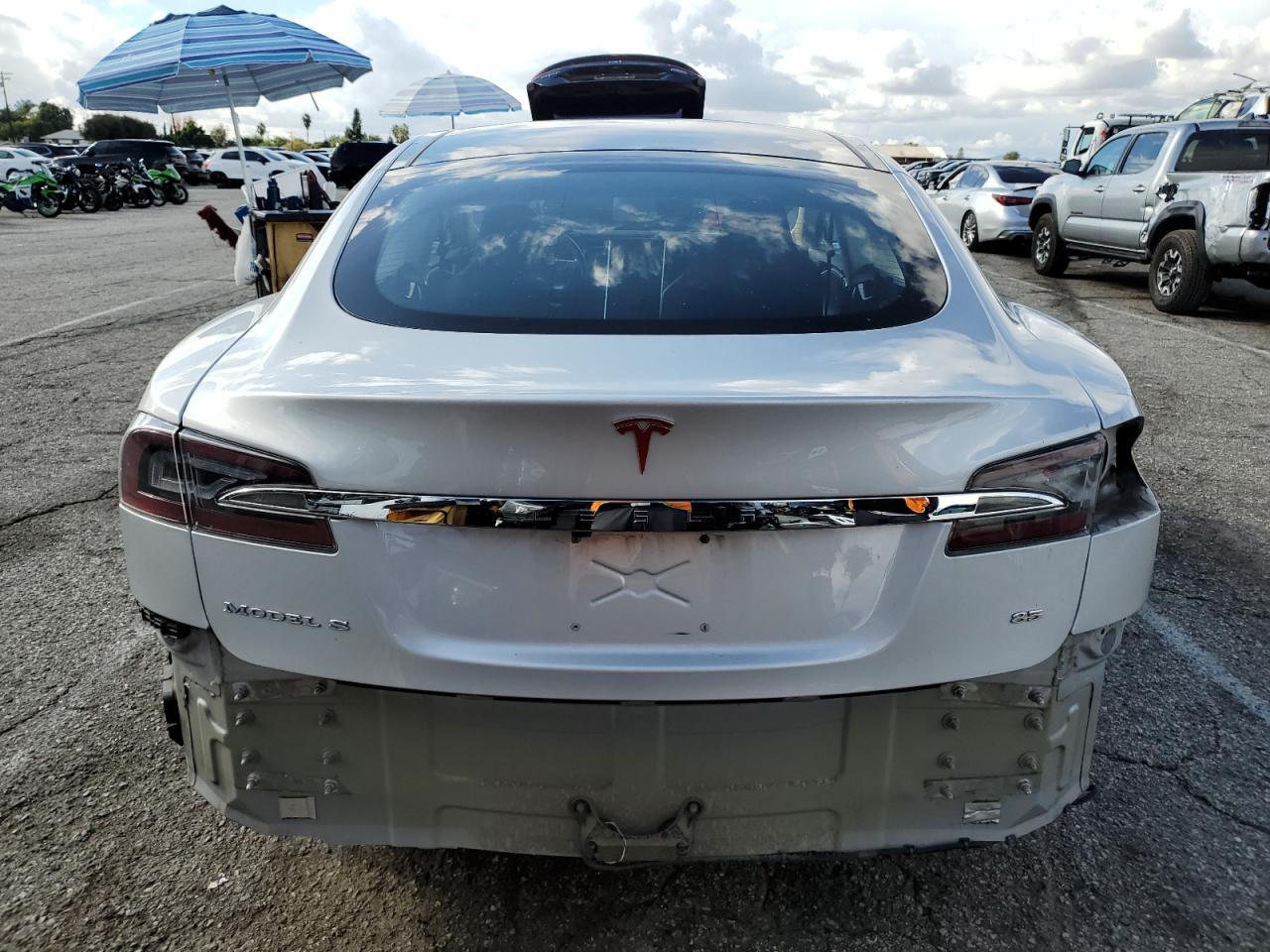 2014 Tesla Model S VIN: 5YJSA1H15EFP49815 Lot: 93302615