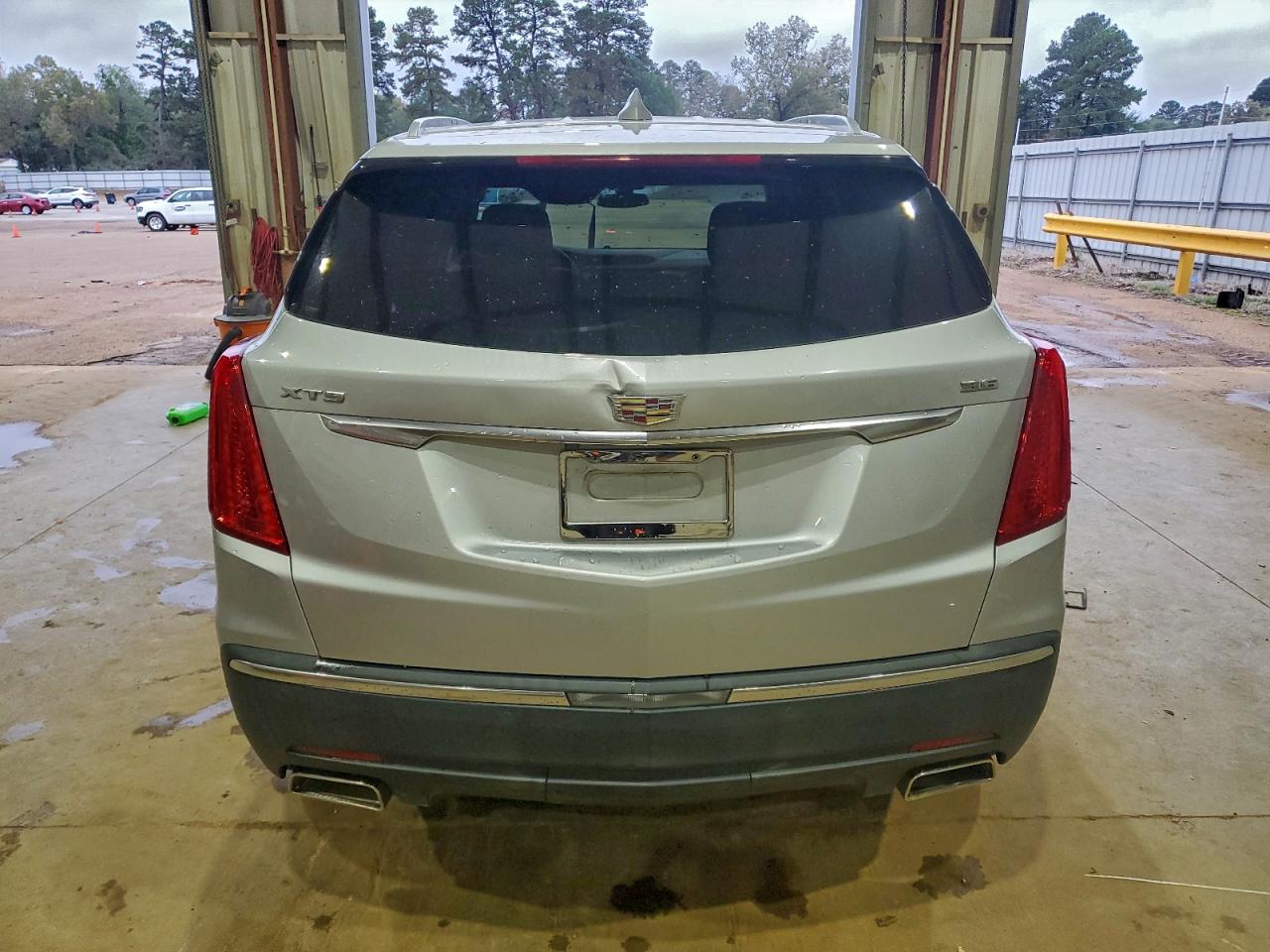 2017 Cadillac Xt5 Luxury VIN: 1GYKNBRS0HZ102930 Lot: 93674655