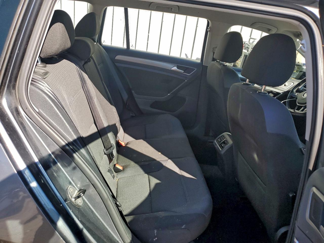 2017 Volkswagen Golf Sportwagen S VIN: 3VWA17AU9HM504371 Lot: 94039855