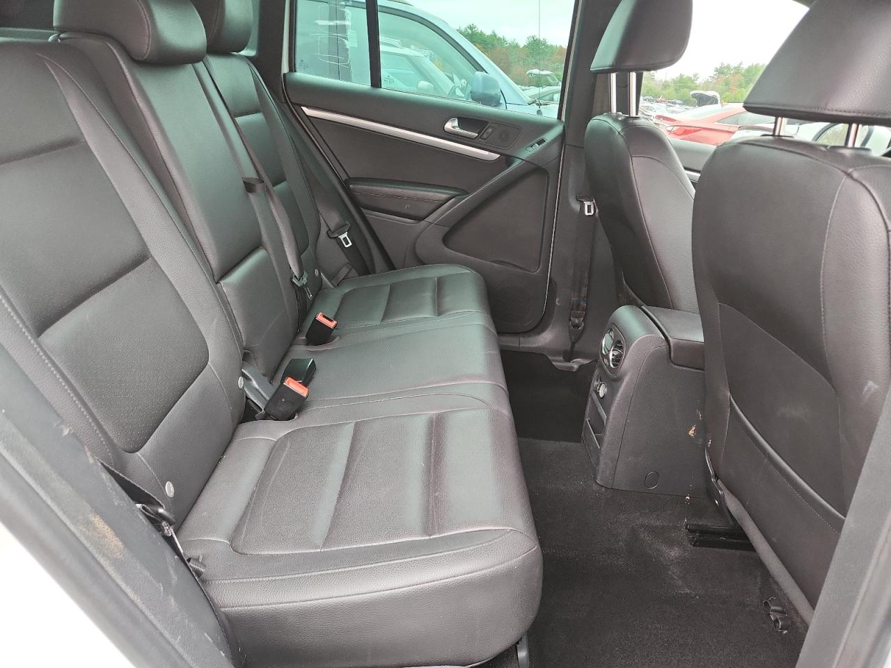 2016 Volkswagen Tiguan S VIN: WVGAV7AX2GW606879 Lot: 91897285