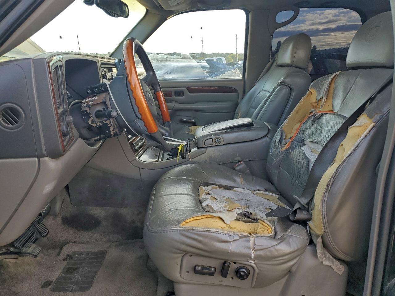 2002 Cadillac Escalade Luxury VIN: 1GYEC63T32R106506 Lot: 93758615