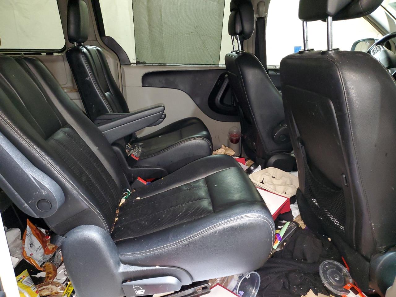 2011 Chrysler Town & Country Touring L VIN: 2A4RR8DG3BR630391 Lot: 93017175