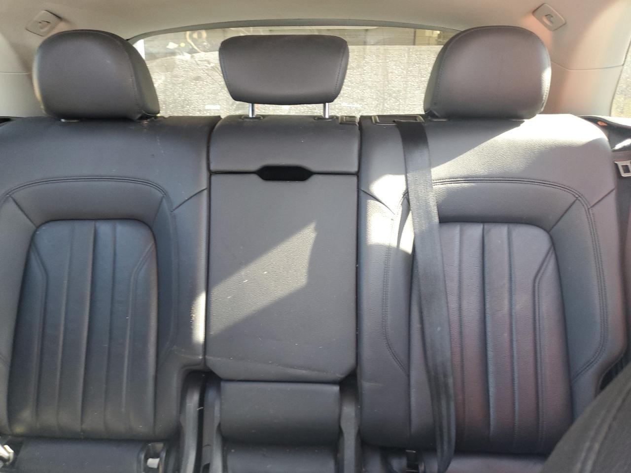 2018 Audi Q5 Premium VIN: WA1ANAFY9J2168597 Lot: 92072055