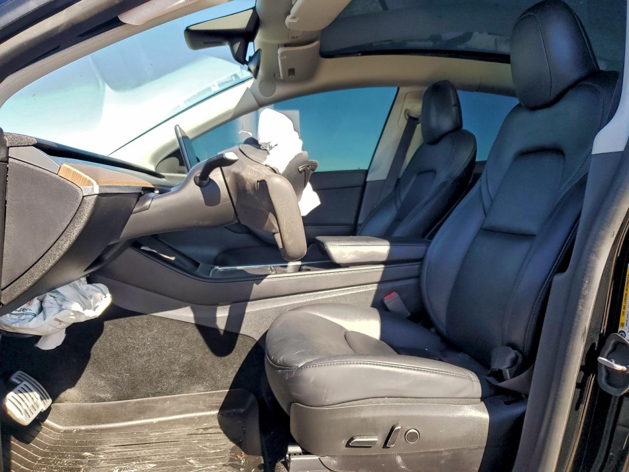 2022 Tesla Model Y VIN: 7SAYGDEFXNF389213 Lot: 94436295