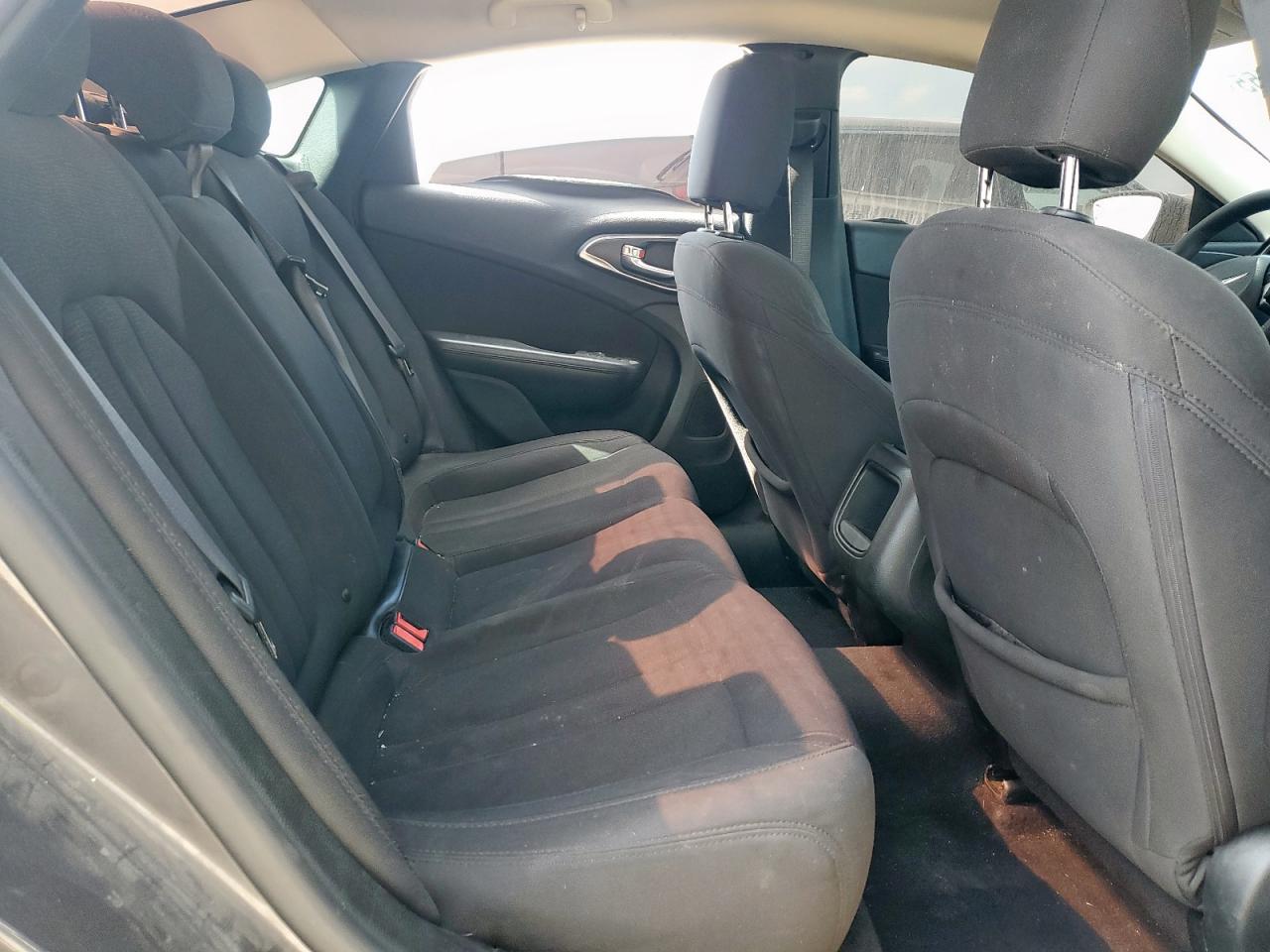 2015 Chrysler 200 Limited VIN: 1C3CCCAB9FN566812 Lot: 92050855