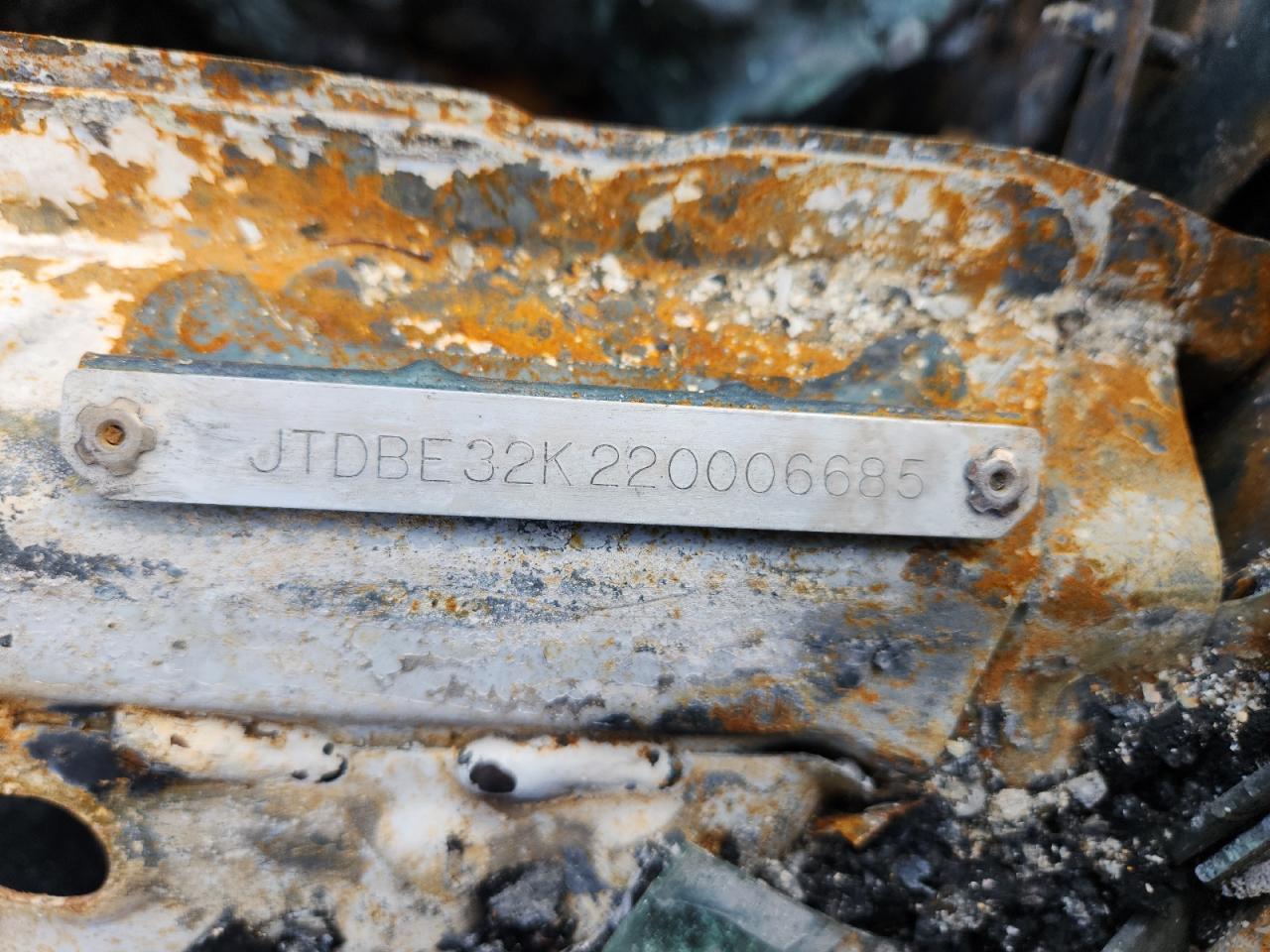 2002 Toyota Camry Le VIN: JTDBE32K220006685 Lot: 93042535