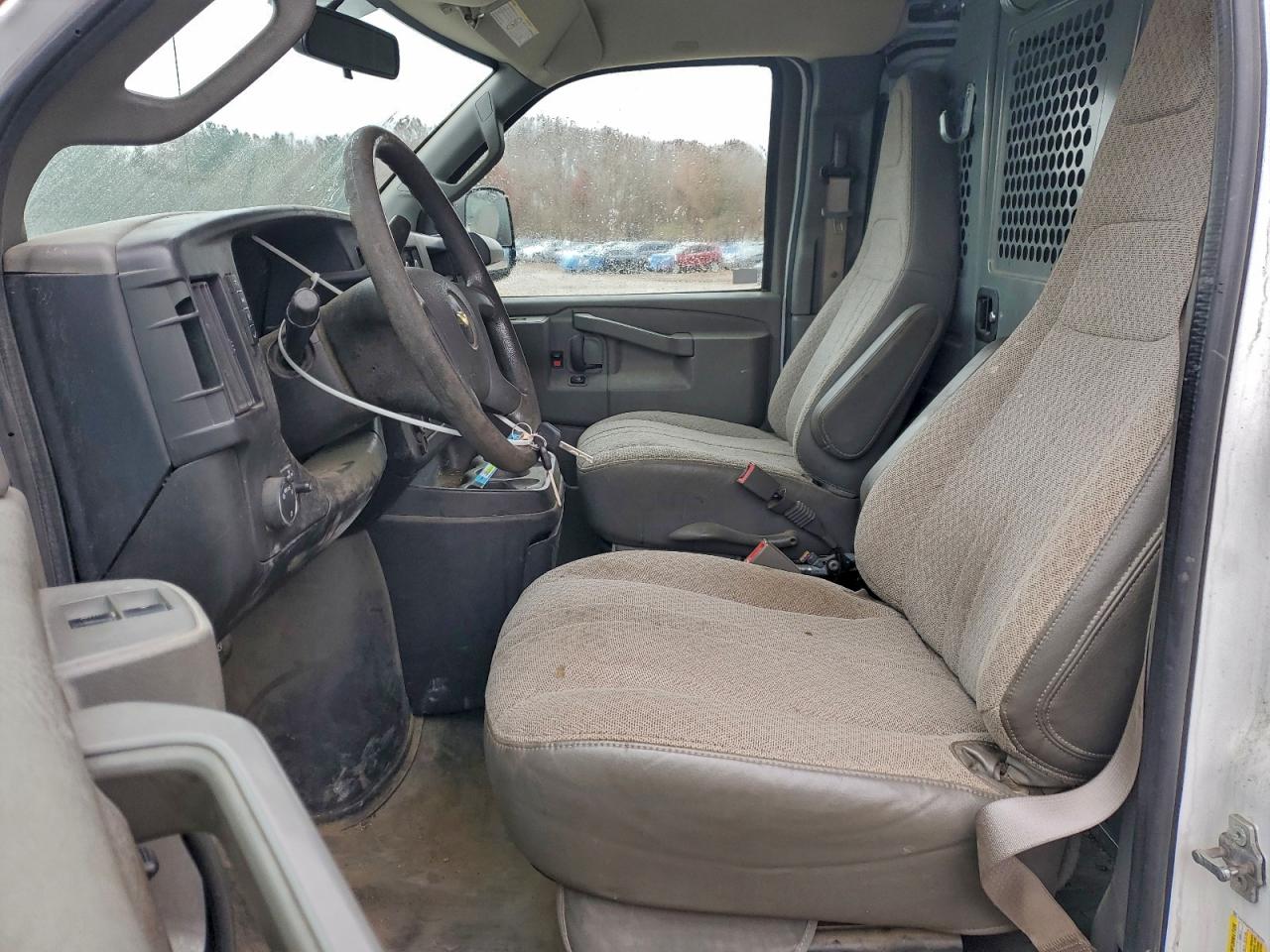 2018 Chevrolet Express G2500 VIN: 1GCWGAFP8J1193705 Lot: 93608305