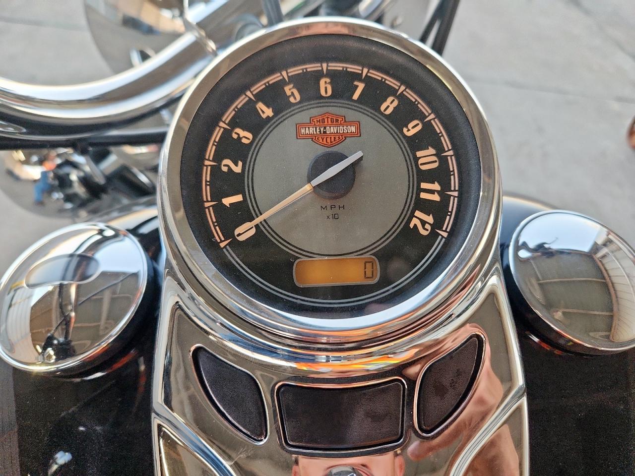 2014 Harley-Davidson Flstc Heritage Softail Classic VIN: 1HD1BWV10EB040950 Lot: 90355155