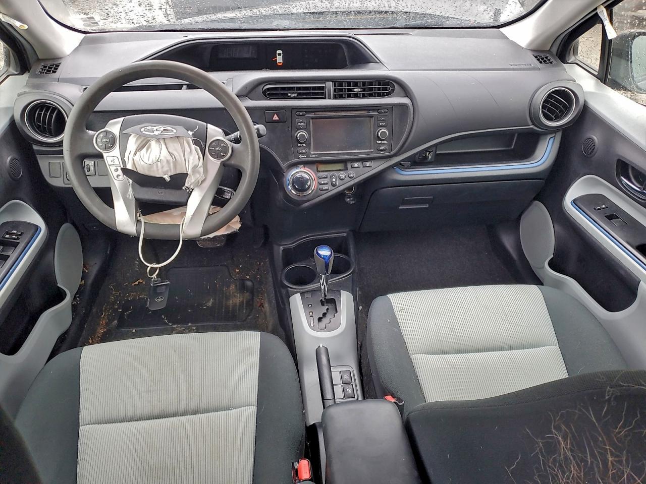 2013 Toyota Prius C VIN: JTDKDTB35D1047059 Lot: 94086115