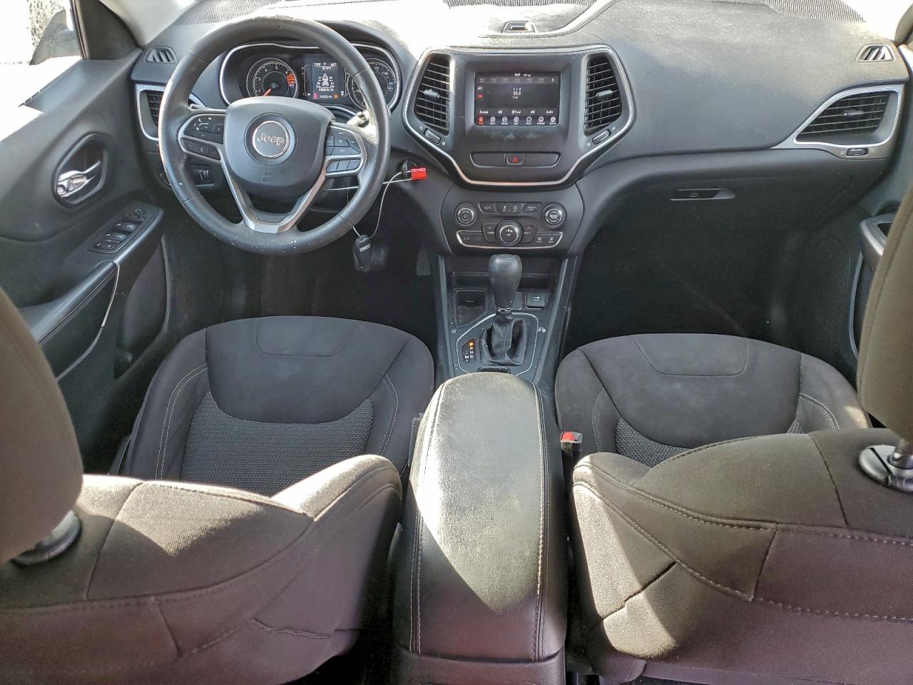 2019 Jeep Cherokee Latitude VIN: 1C4PJLCB4KD187281 Lot: 93967545