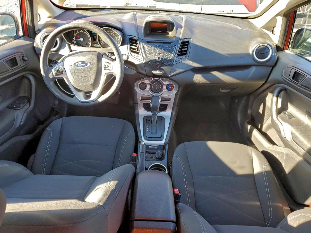 2018 Ford Fiesta Se VIN: 3FADP4EJ5JM124131 Lot: 92300395