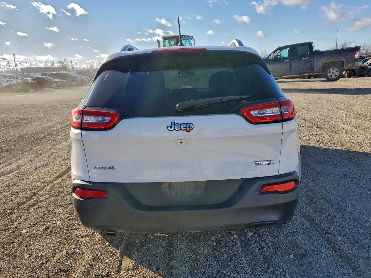 2015 Jeep Cherokee Latitude VIN: 1C4PJMCB4FW687067 Lot: 94355055