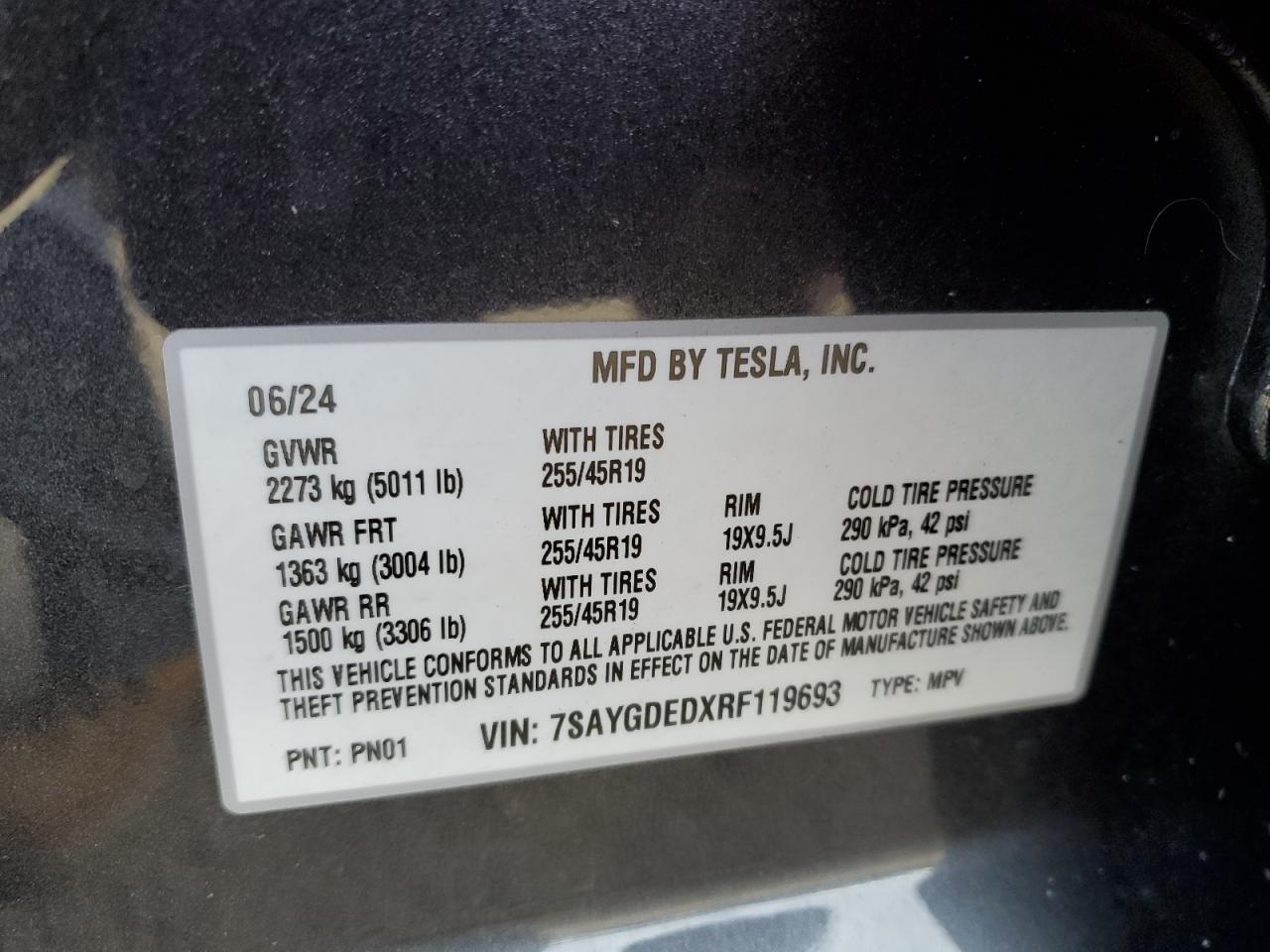 2024 Tesla Model Y VIN: 7SAYGDEDXRF119693 Lot: 92910605