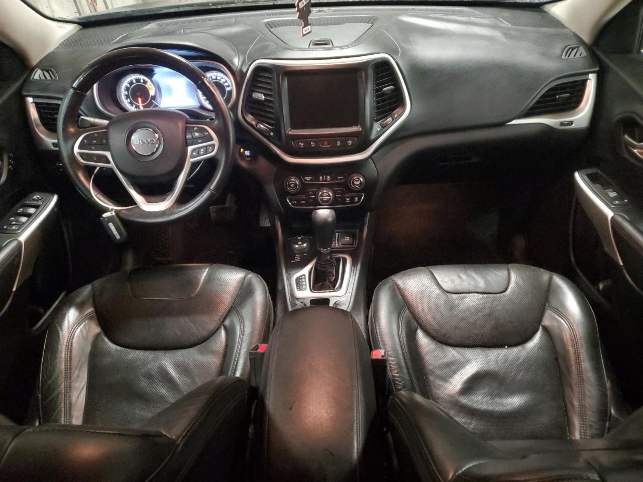 2017 Jeep Cherokee Overland VIN: 1C4PJMJS3HW564916 Lot: 92181315