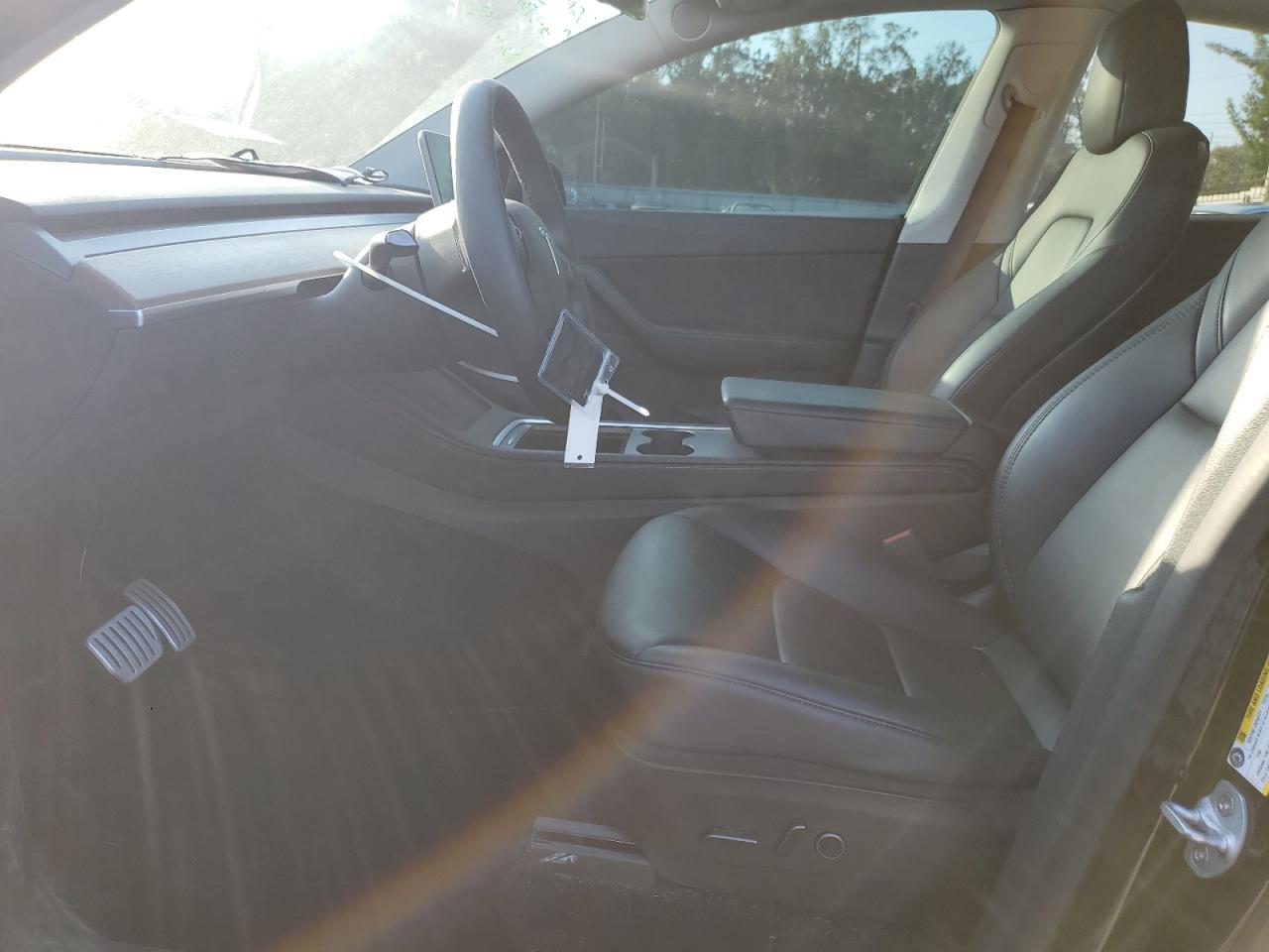 2022 Tesla Model Y VIN: 7SAYGDEF2NF453521 Lot: 94080645