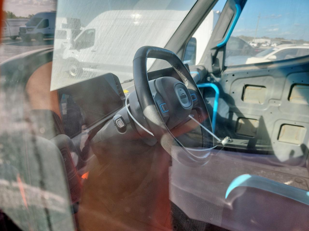 2023 Rivian Edv 700 Delivery Van VIN: 7FCEHEB71PN005947 Lot: 91713025