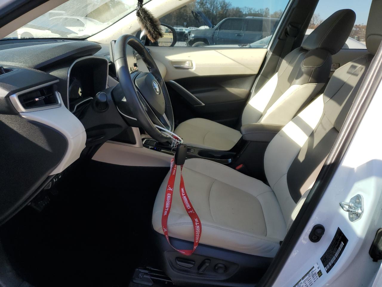 2022 Toyota Corolla Cross Xle VIN: 7MUEAAAG3NV006762 Lot: 92721205