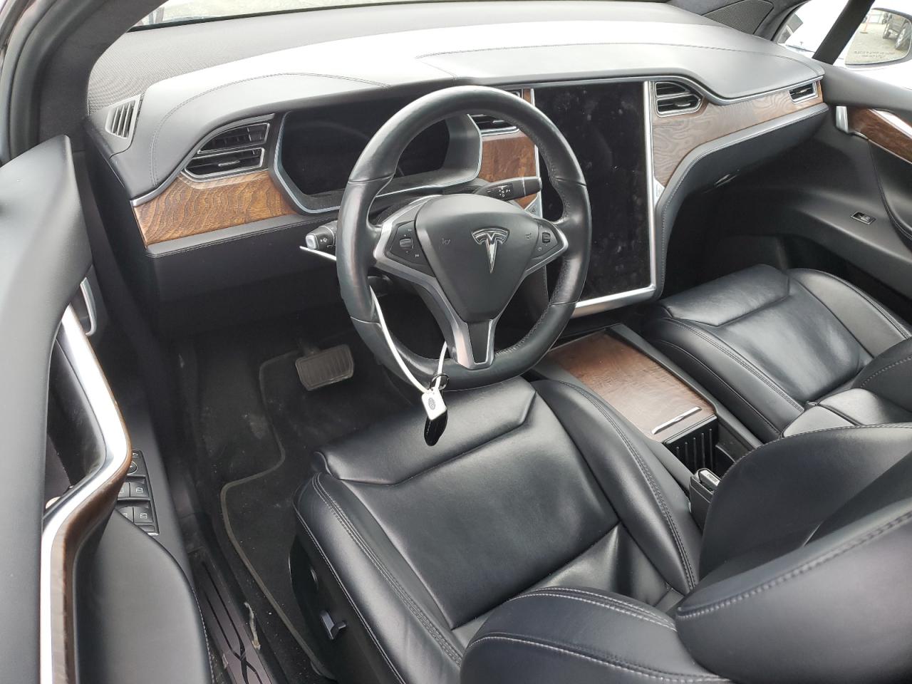 2017 Tesla Model X VIN: 5YJXCBE26HF076864 Lot: 92727645