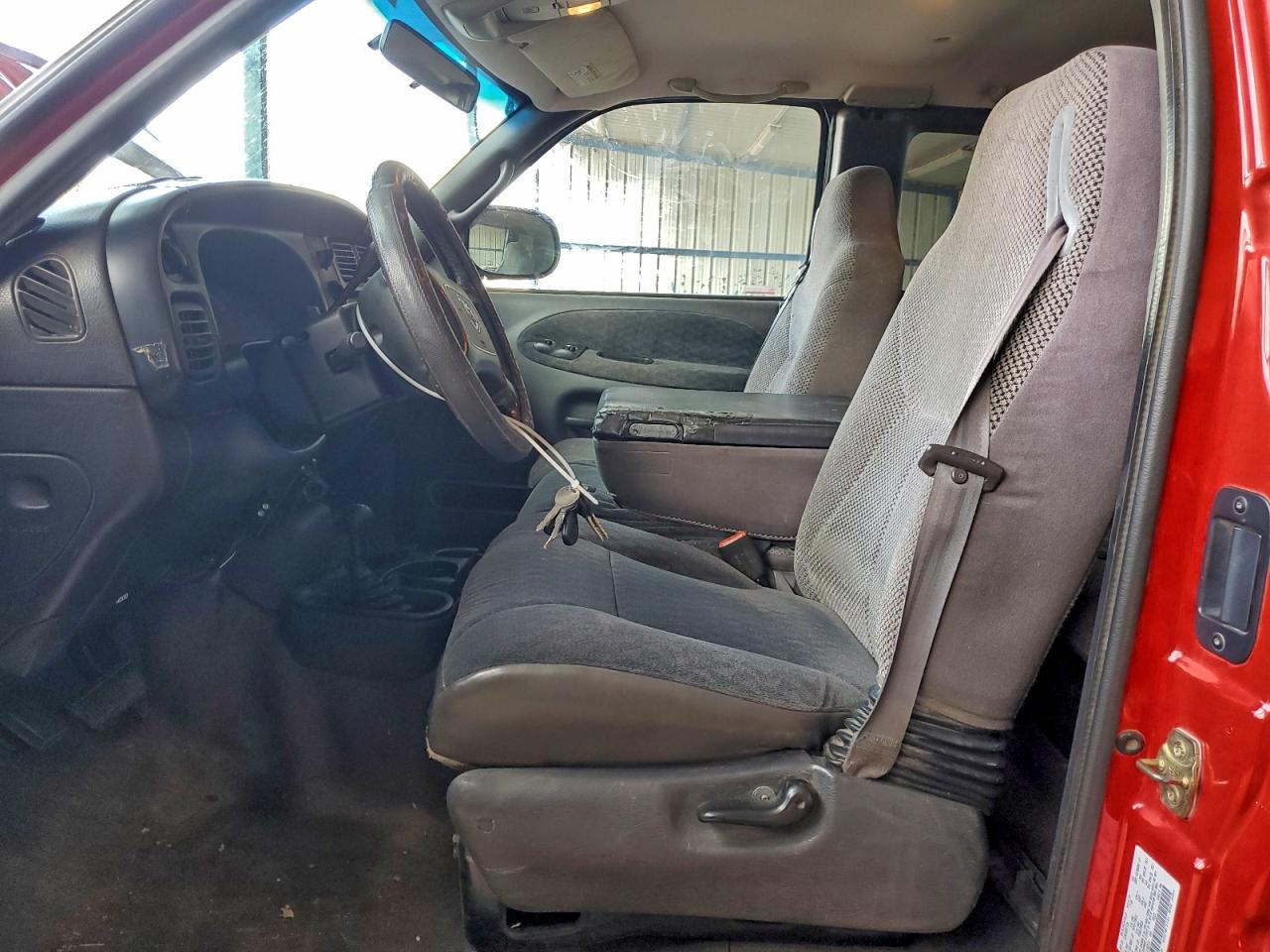 2000 Dodge Ram 1500 VIN: 1B7HF13Z9YJ102212 Lot: 94110095