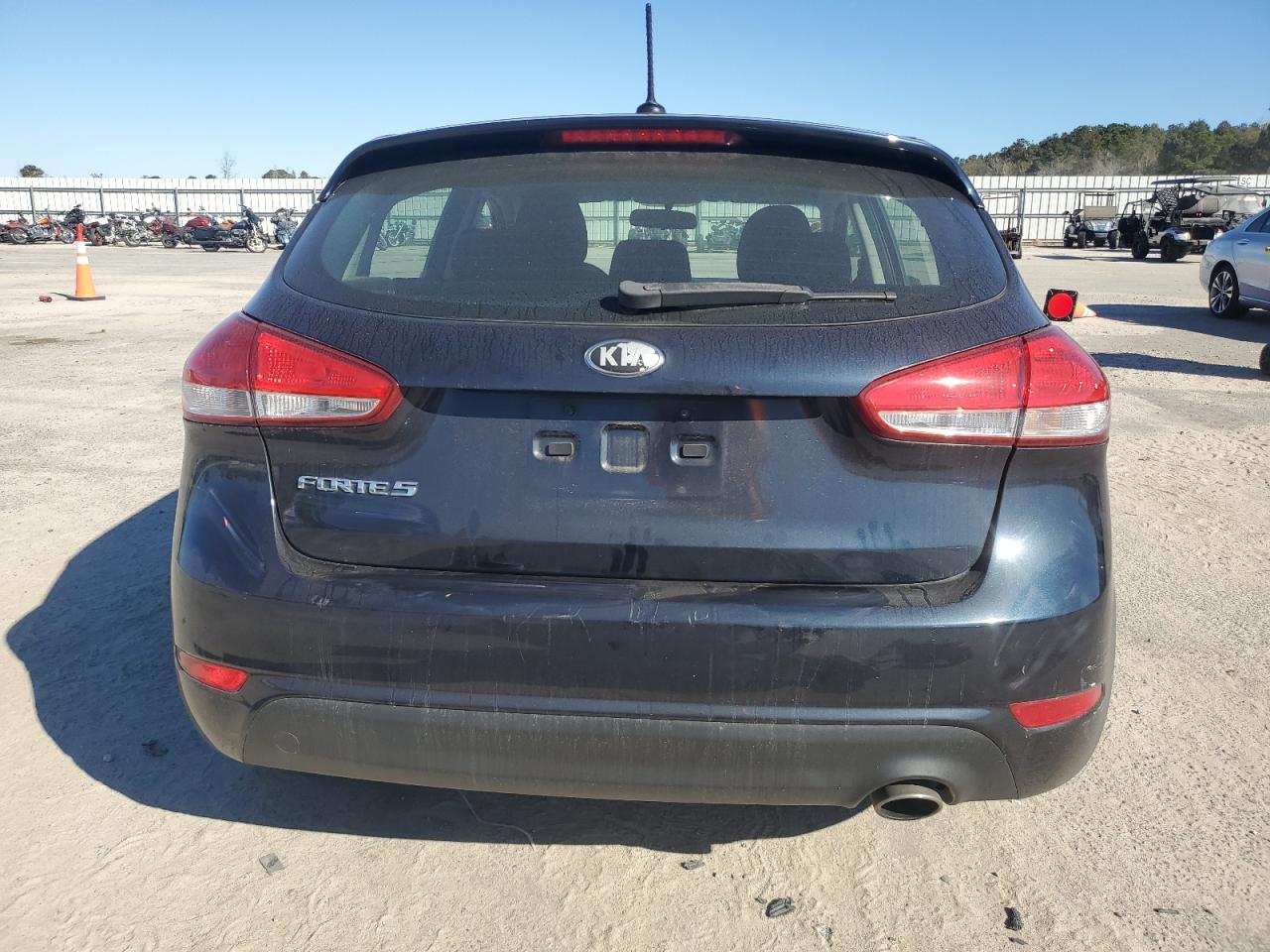 2017 Kia Forte Lx VIN: KNAFK5A82H5713693 Lot: 93329625