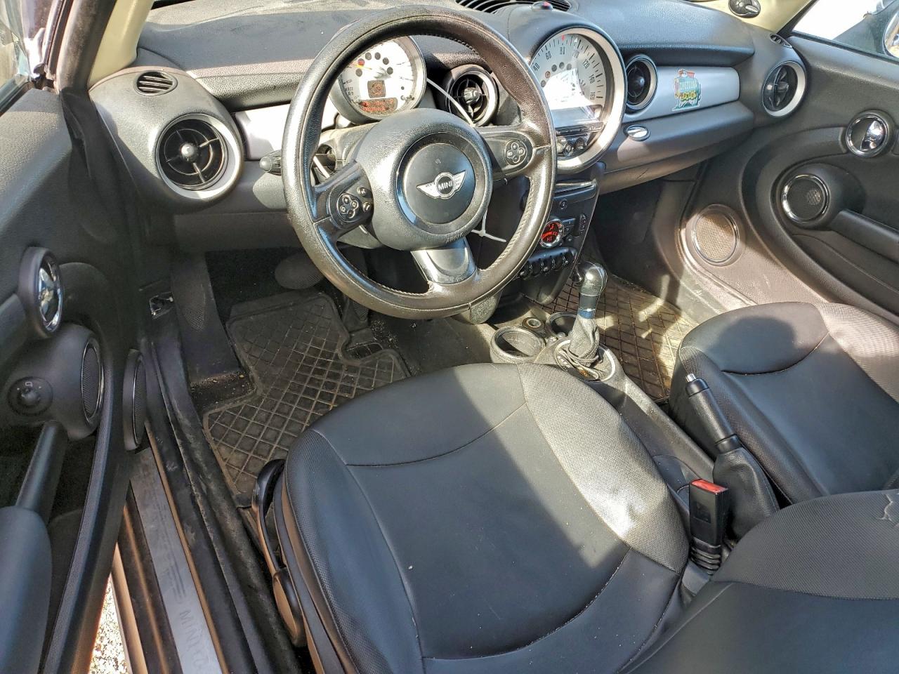 2011 Mini Cooper VIN: WMWSU3C54BT097529 Lot: 92713655