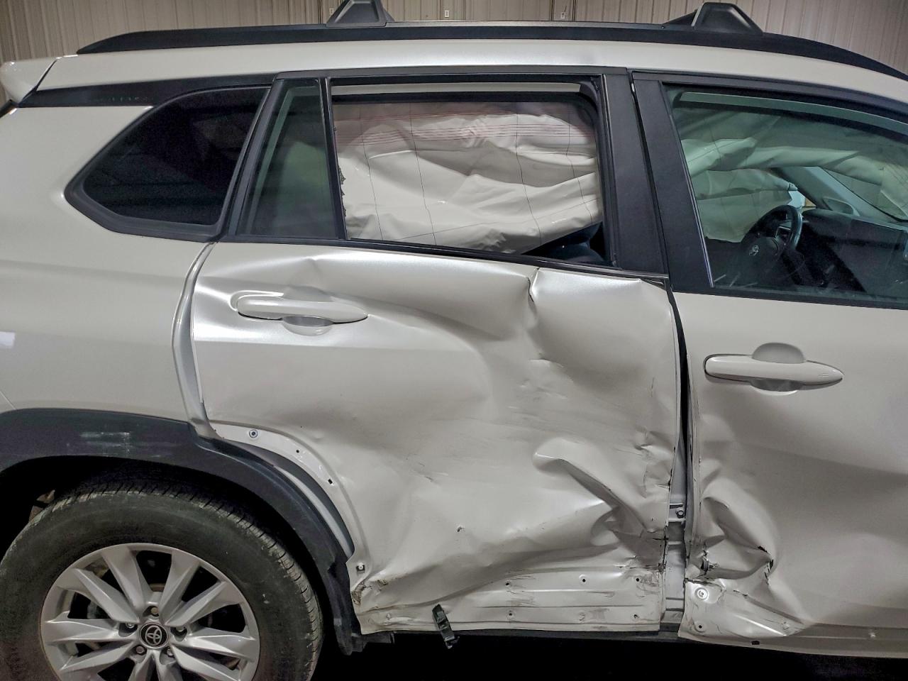 2023 Toyota Corolla Cross Le VIN: 7MUBAABGXPV054599 Lot: 94034505