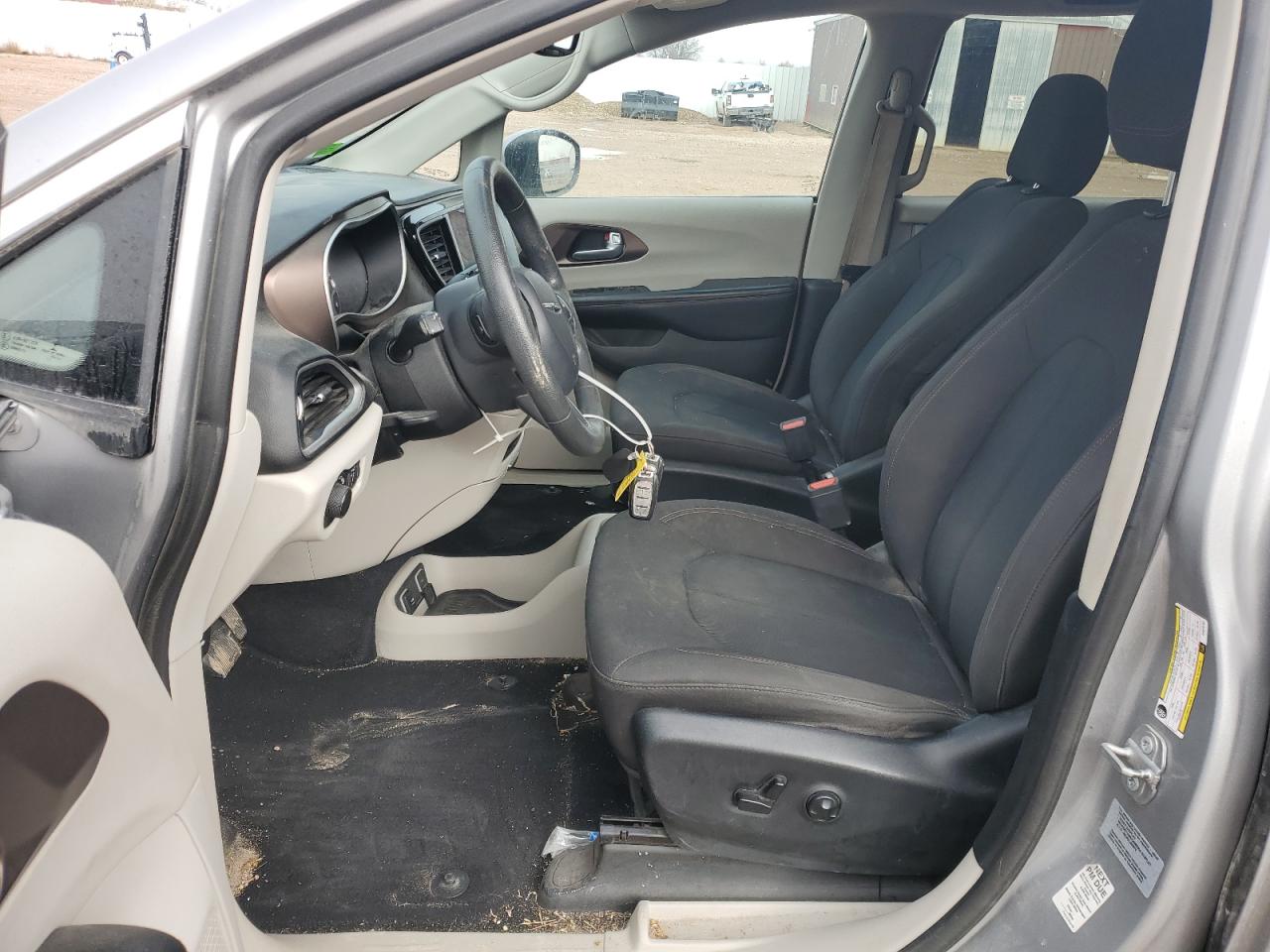 2017 Chrysler Pacifica Touring VIN: 2C4RC1DG1HR675787 Lot: 92686385