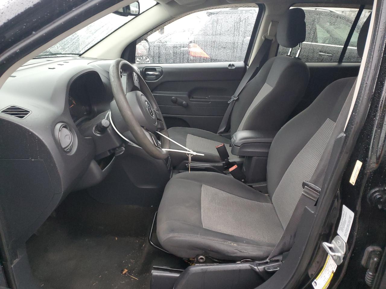 2016 Jeep Compass Sport VIN: 1C4NJCBA8GD643032 Lot: 92957545