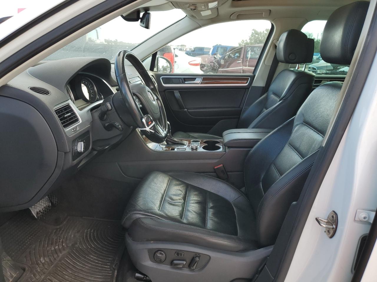 2016 Volkswagen Touareg Sport VIN: WVGEF9BP4GD010628 Lot: 91236355