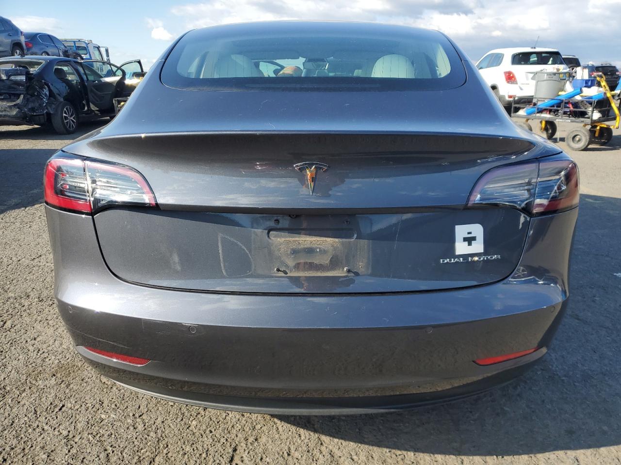 2018 Tesla Model 3 VIN: 5YJ3E1EB5JF182781 Lot: 92291005