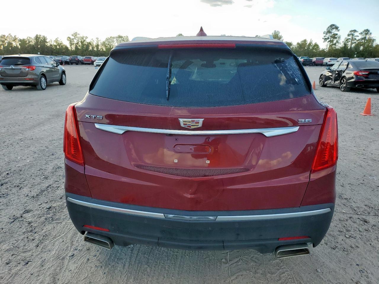 2017 Cadillac Xt5 Luxury VIN: 1GYKNBRS7HZ305815 Lot: 93139265