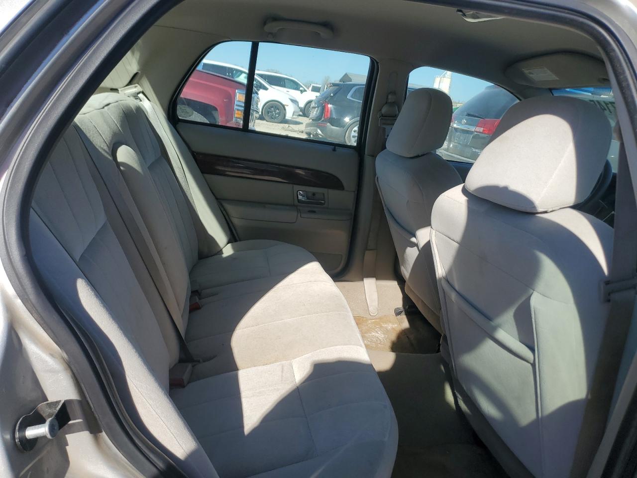 2008 Mercury Grand Marquis Gs VIN: 2MEFM74V38X631303 Lot: 91687145