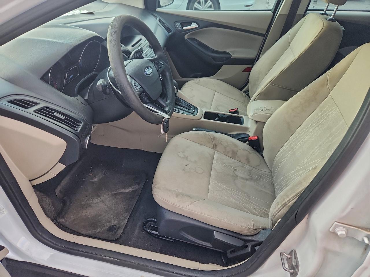 2017 Ford Focus Se VIN: 1FADP3F26HL327140 Lot: 94352415