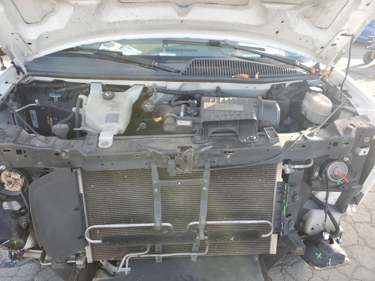 2016 Chevrolet Express G2500 Utility / Service Van VIN: 1GCWGAFF8G1293304 Lot: 91848035