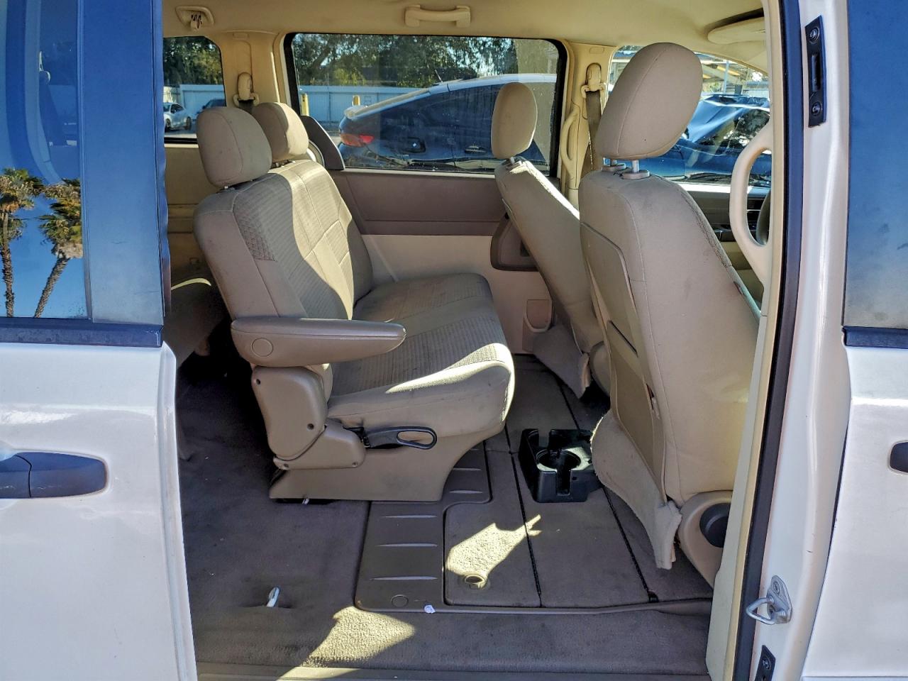 2008 Chrysler Town & Country Lx VIN: 2A8HR44H98R734677 Lot: 94533265